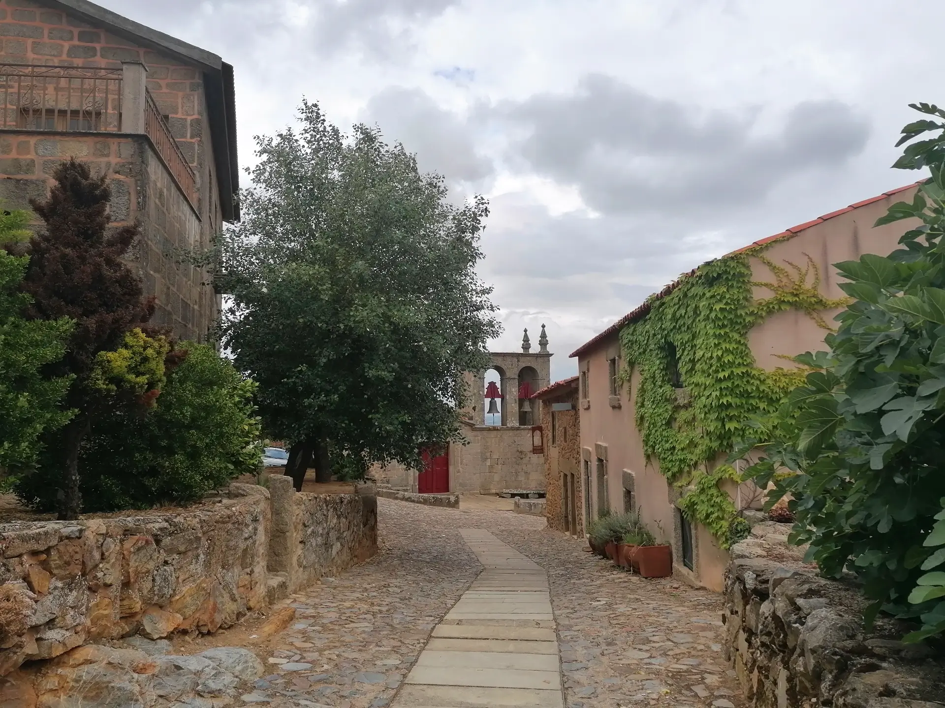 Rua empedrada de Castelo Rodrigo