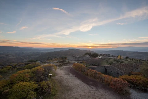 Paysage au coucher du soleil près de Sortelha -