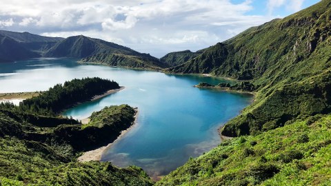 Hiking around the fire lagoon during a discover of the Azores