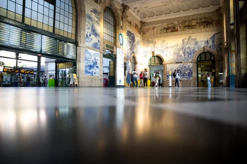 Découvrir les azulejos de la gare de São Bento, l’une des beautés de nos régions du Portugal