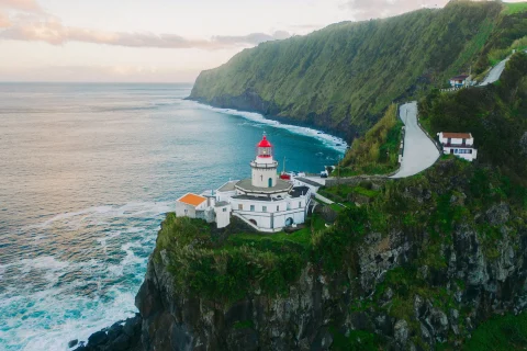 Photo d’un phare prise lors d’un voyage aux Açores